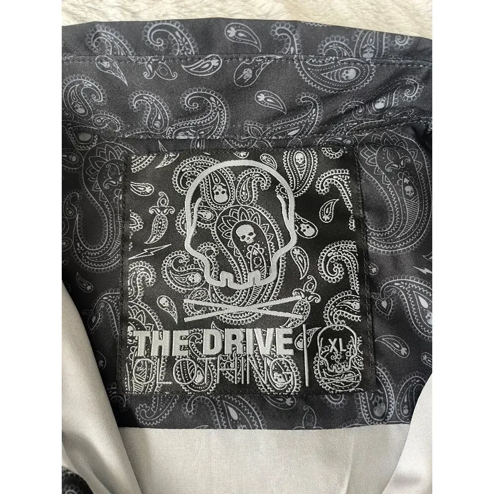 The Drive Clothing Men’s XL Skull Paisley Short Sleeve Button Up Shirt Black